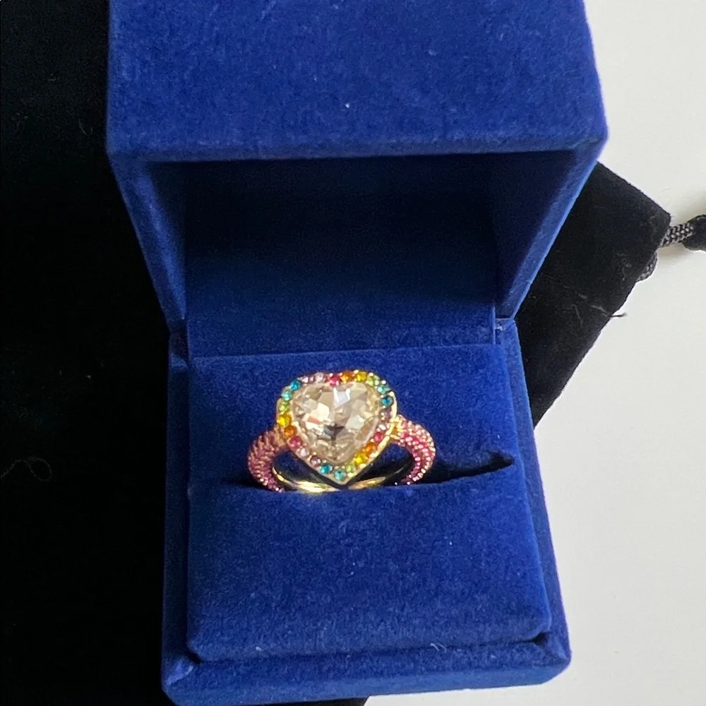 NIB Kurt Geiger London Rainbow Crystal Heart Cocktail Ring – Gold Tone/Pink - Picture 3 of 12